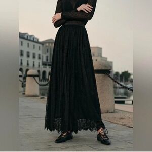 Black Lace Embroidered A-Line Maxi  Skirt Whimsy Small Commense new